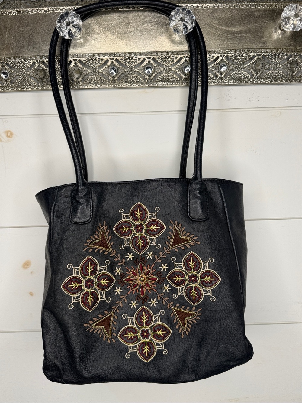 Naturalizer Vintage Black Leather Shoulder Bag with Floral Embroidery